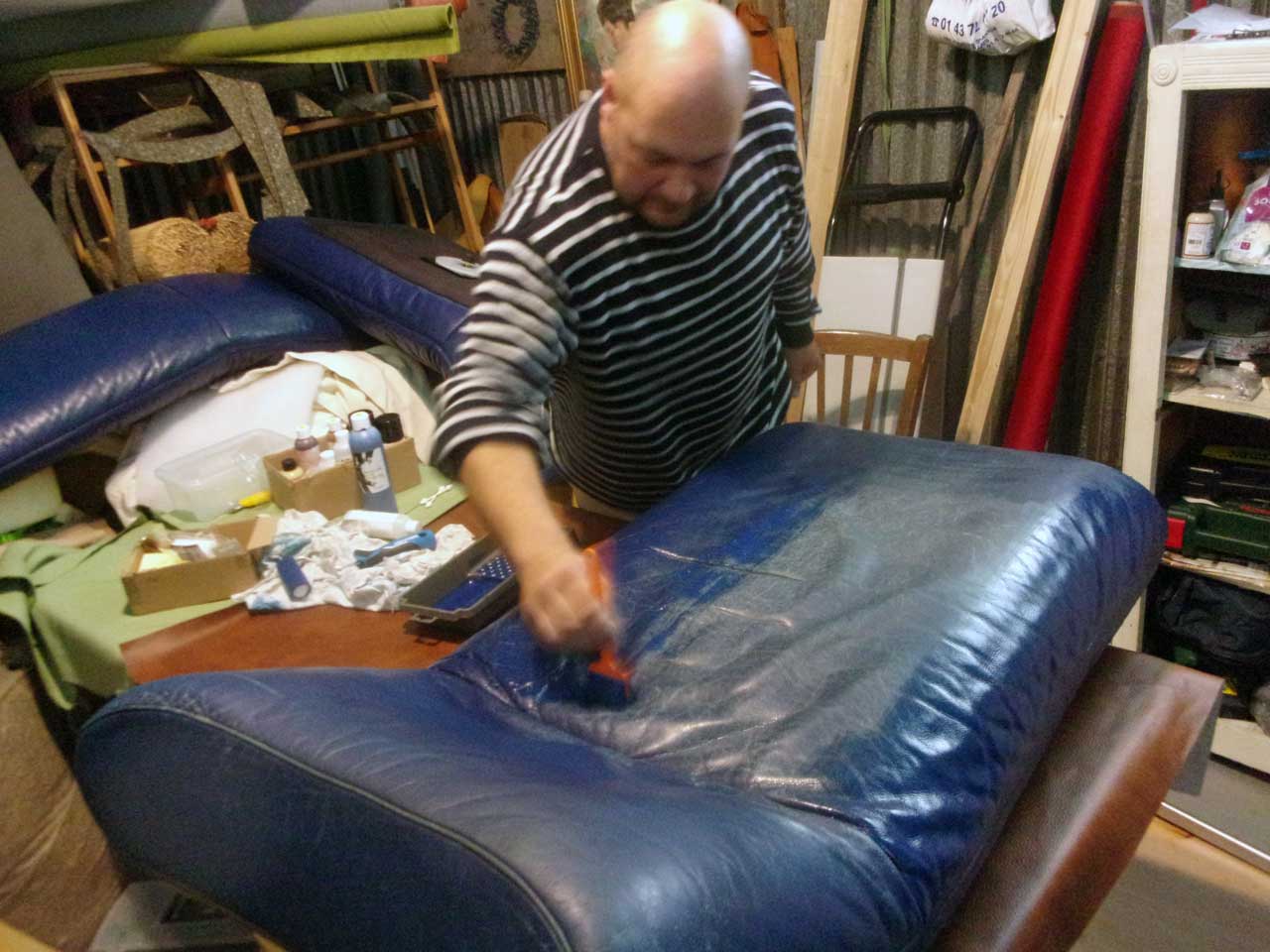 Canapé en cuir réparation et restauration, Artisan tapissier Paris