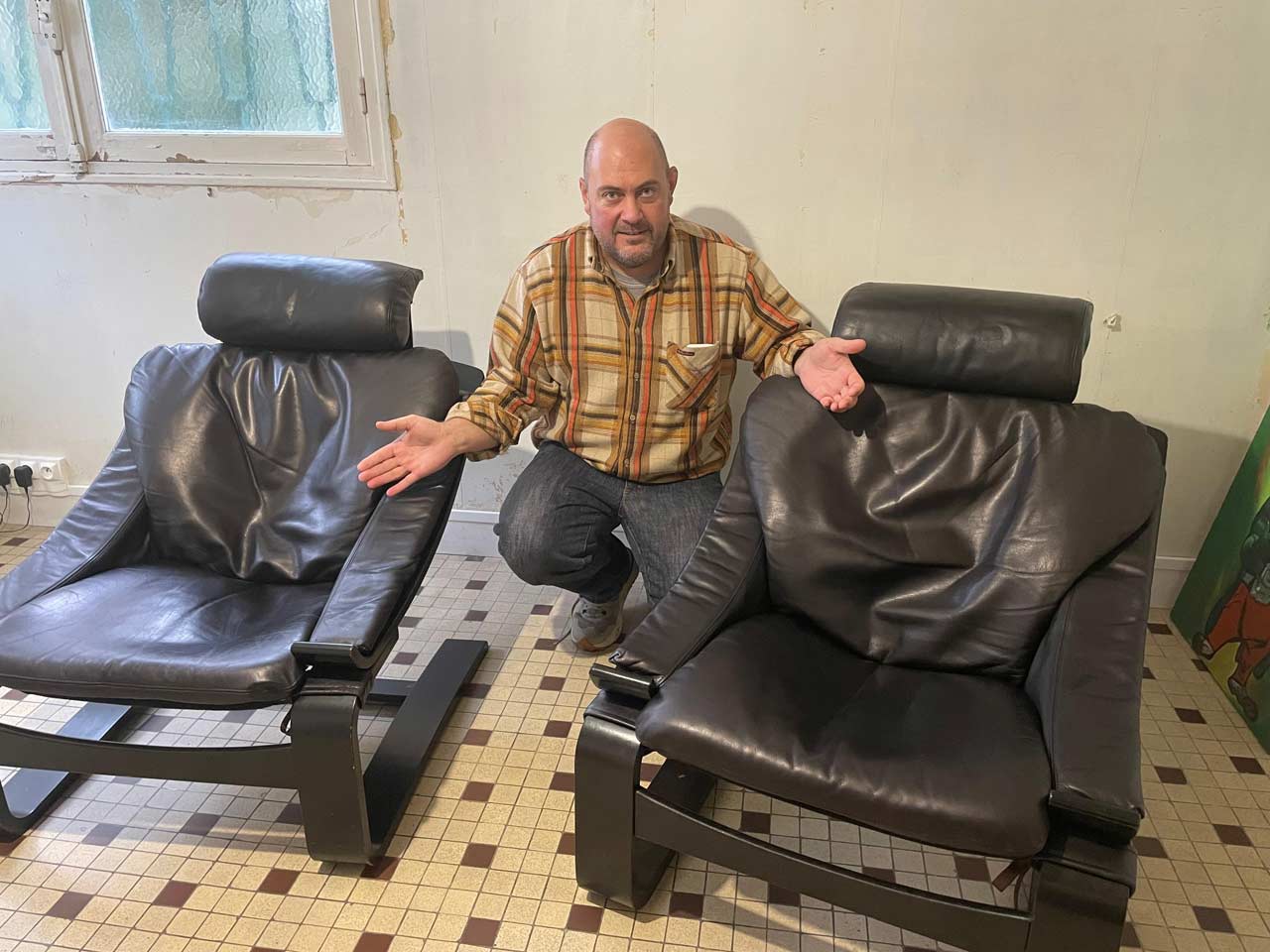 Remise en état fauteuil, Cuir sanglage à l’origine, soins et pigmentation du Cuir couleur d’origine